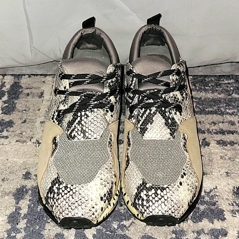 Steve Madden Running shoes